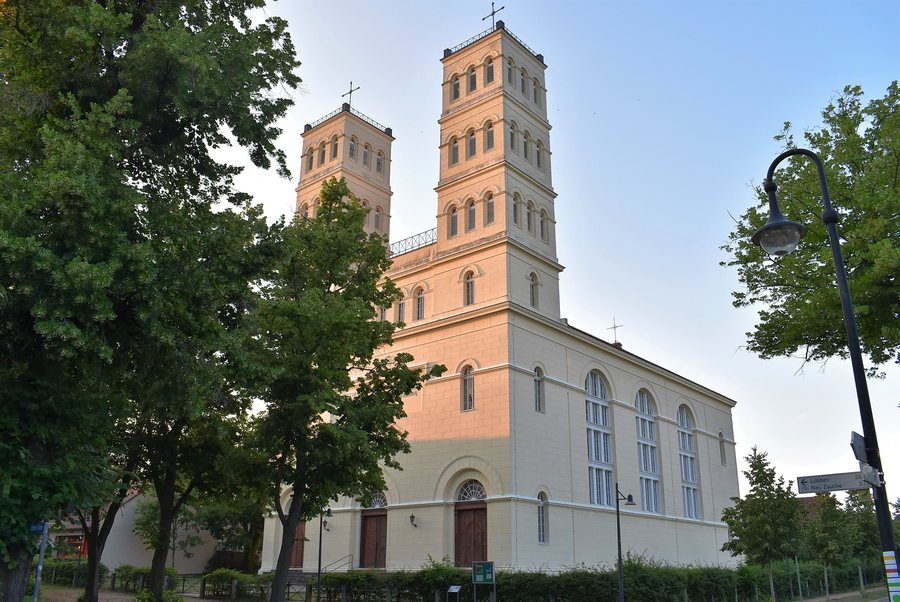 File:2019-06-21 Kirche Straupitz 01.jpg