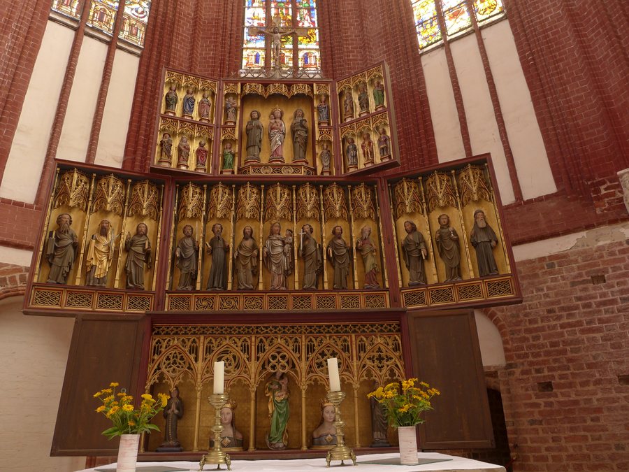 File:Wunderblutkirche (Bad Wilsnack) 11 Altar.jpg