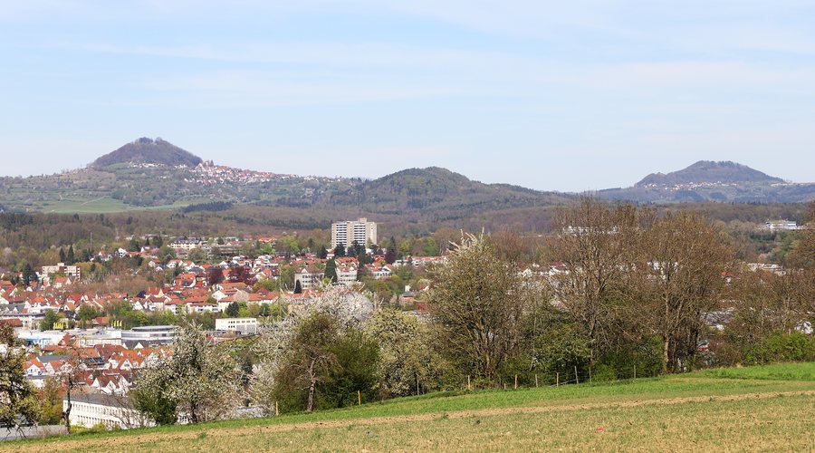 View from Eichertstrasse to Göppingen with Hohenstaufen and Rechberg