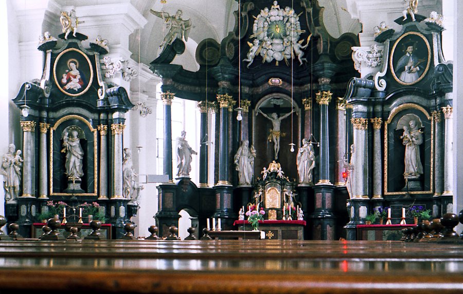 File:19850706521NR Dermbach Katholische Kirche St Peter und Paul.jpg