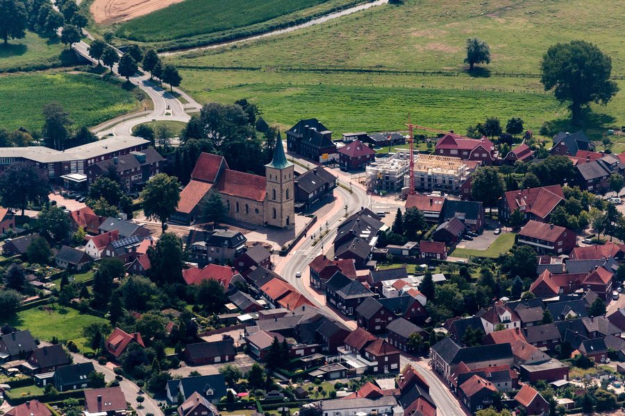 File:Heek, St.-Ludgerus-Kirche -- 2014 -- 2384.jpg