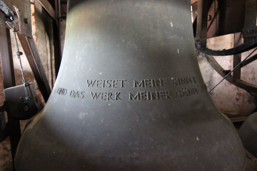 File:Glockenstuhl mit Glocken Unser Lieben Frauen Lauben 16052015 (Foto Hilarmont) (2).JPG