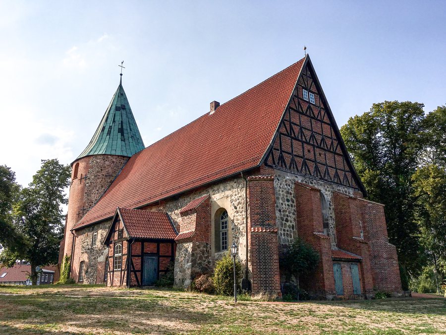 File:St. Johannis Kirche Salzhausen.jpg
