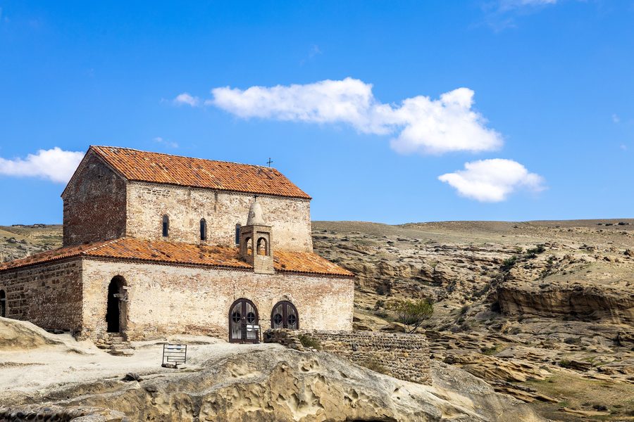 Mittelalterliche Basilika auf der Felsenstadt Uplistsikhe in Shida Kartli