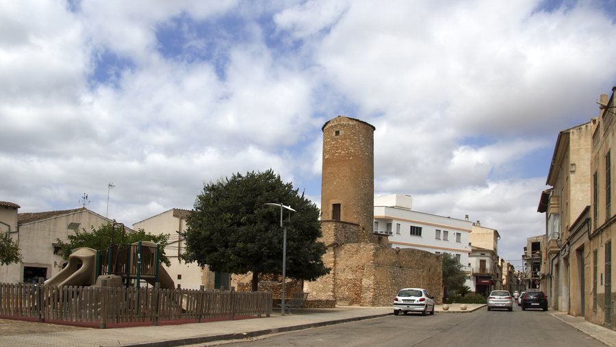 File:07260 Porreres, Illes Balears, Spain - panoramio.jpg
