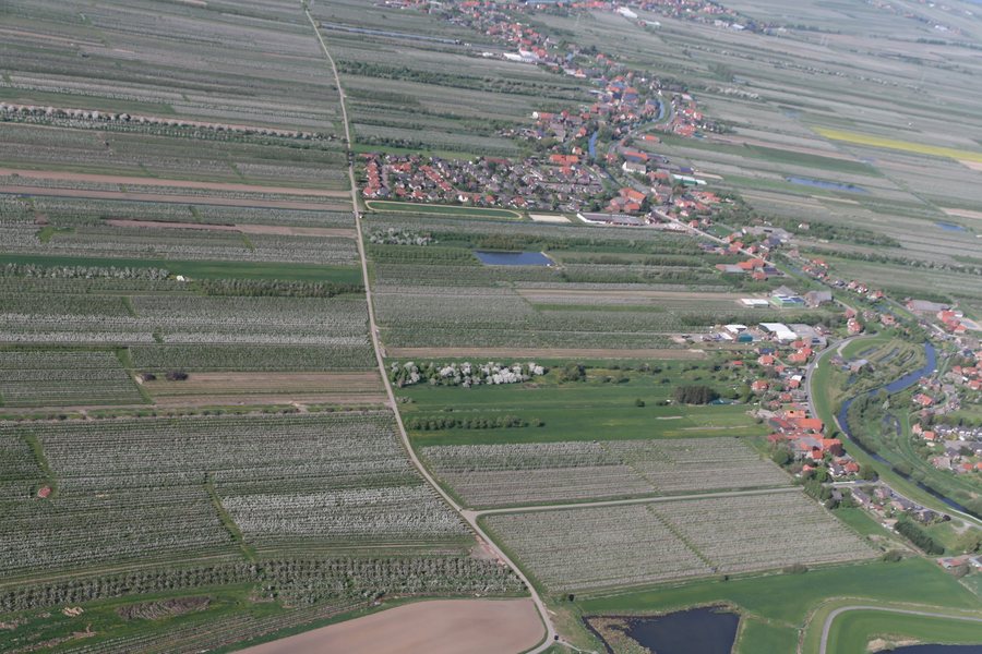 File:Aerial photograph 400D 2012 05 05 8384 DxO.jpg