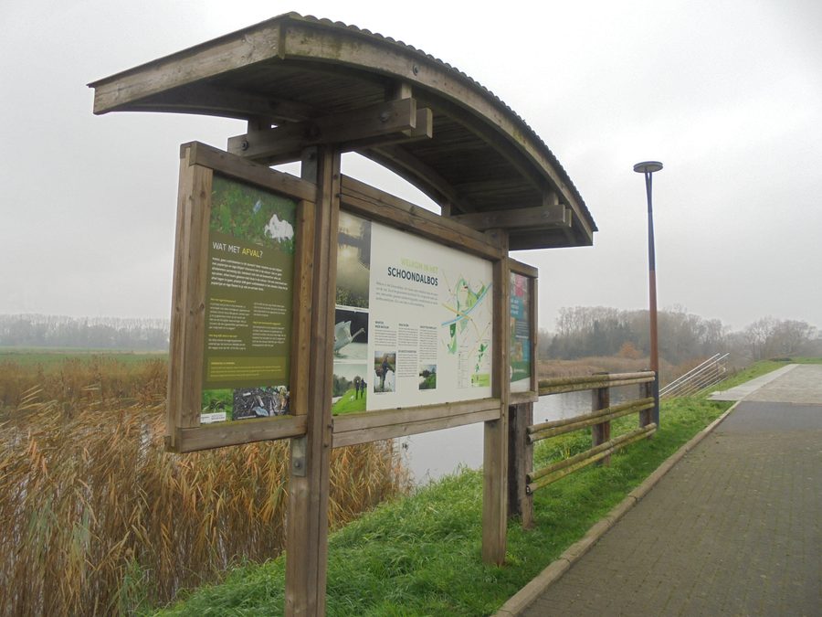 Infobord bij de Oude Leie-arm in Sint-Baafs-Vijve op de grens van Wielsbeke en Waregem