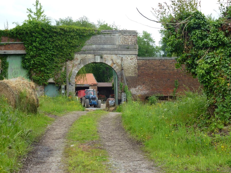 File:Artres Ferme de l' Hôtel Dieu.JPG