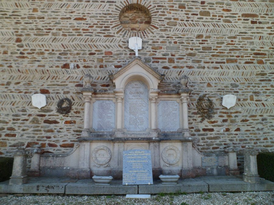 File:Quibou - Monument aux Morts.JPG