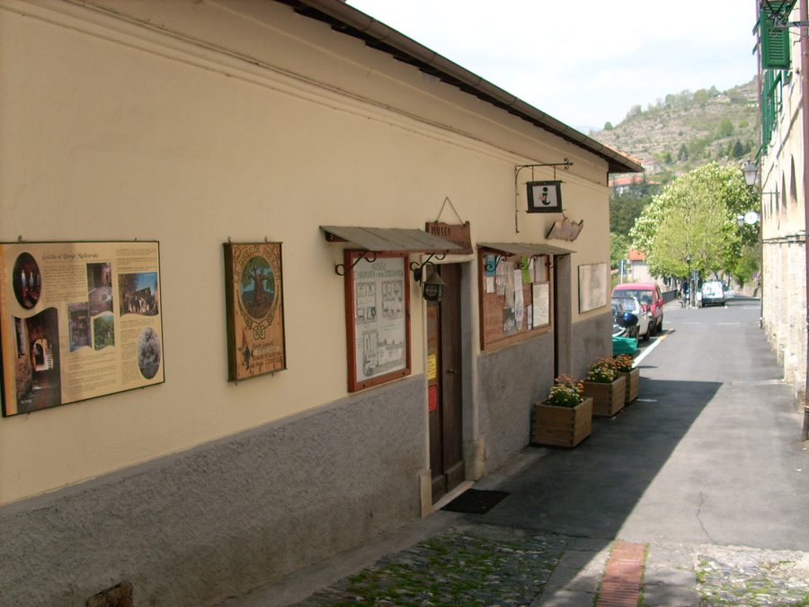 Museo etnografico e della Stregoneria di Triora, Liguria, Italia