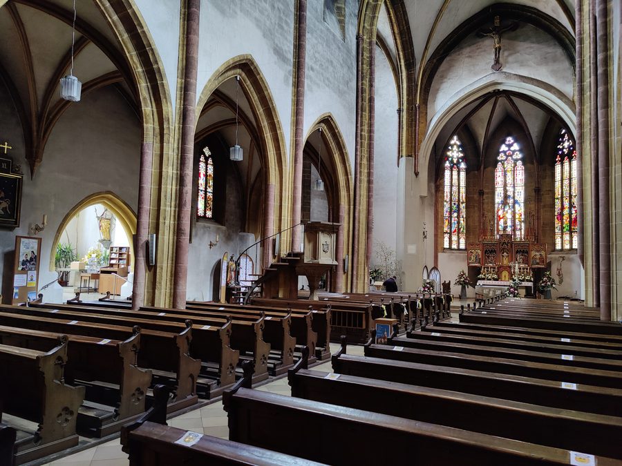 Katholische Pfarrkirche St. Johannes Baptist in Nabburg, Bayern