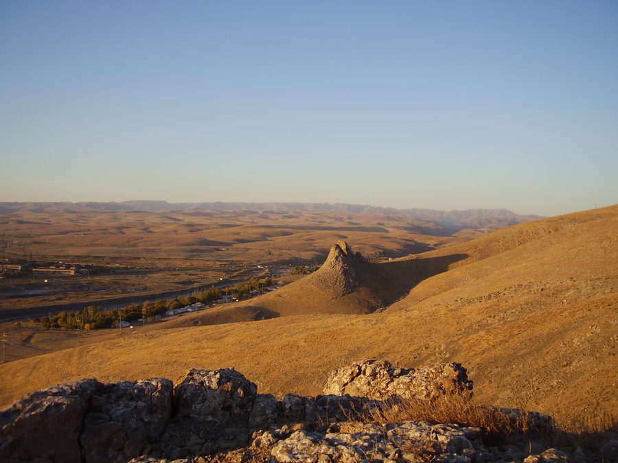 Blick auf das Kantagi-Flusstal und die Karatau-Berge bei Kentau