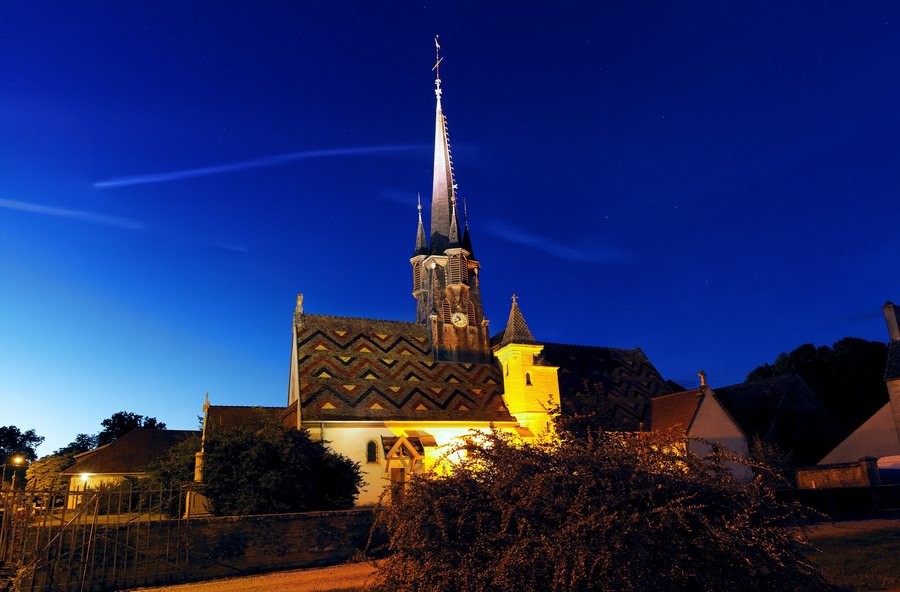 File:Ruffey-lès-Beaune - Église Saint Léger de nuit - 001.jpg