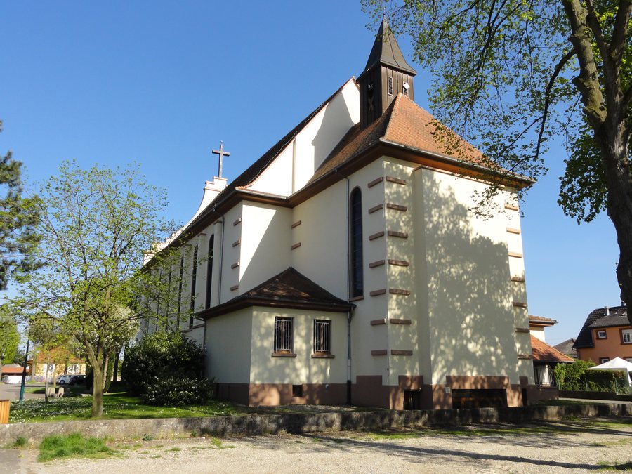 File:Geispolsheim SteThérèse 01.JPG