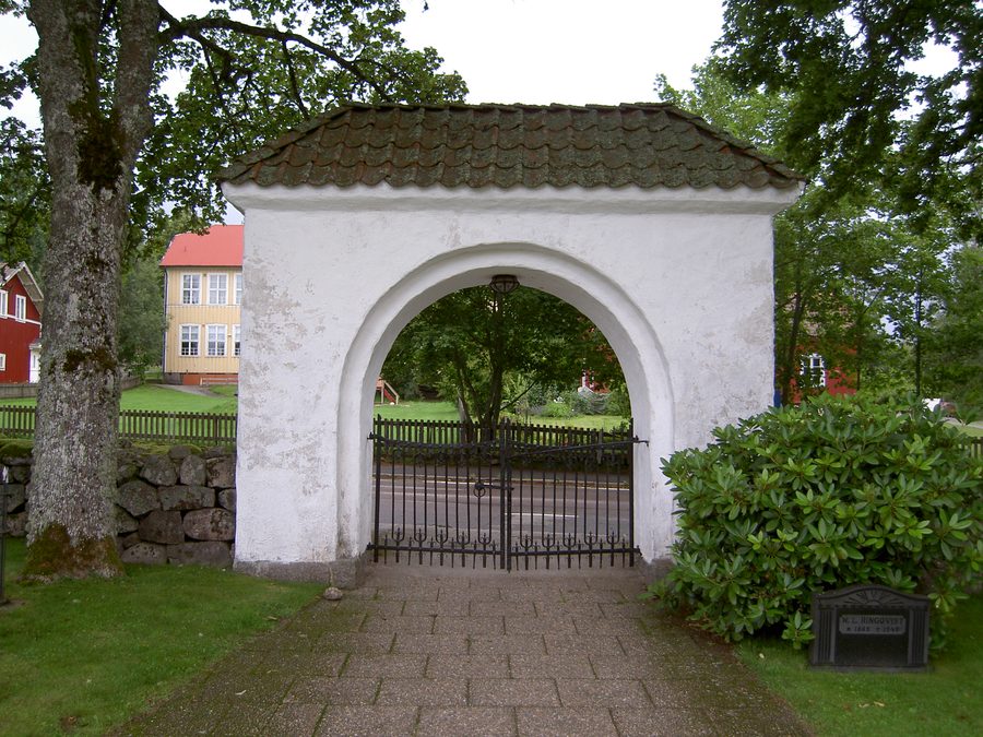 Portico occidentale della chiesa di Mölltorp