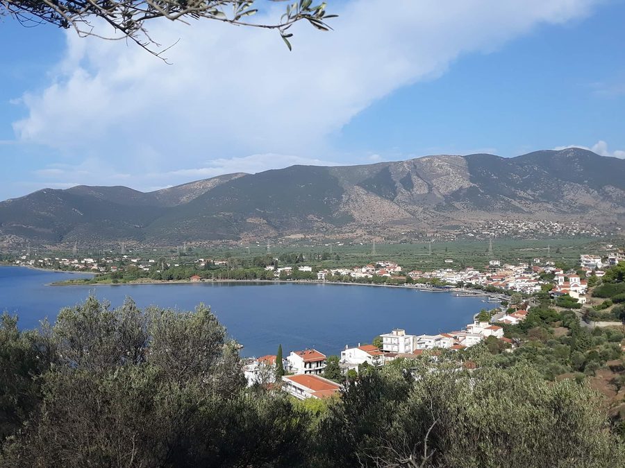 Baia di Eratini in Focide, Grecia centrale