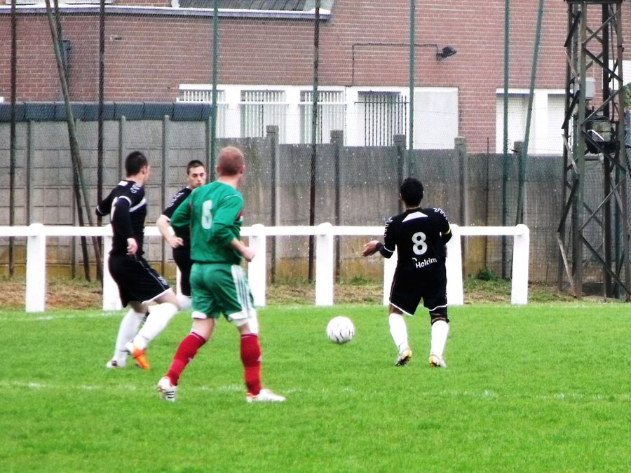 File:Lumbres II v Calaisis-Coulogne (8664465826).jpg