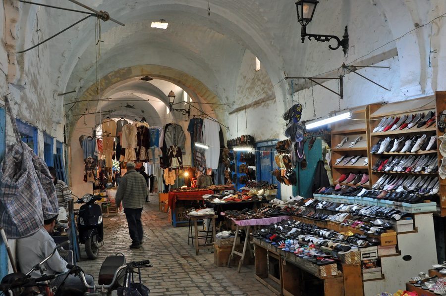 Interno del souk di Nabeul, Tunisia