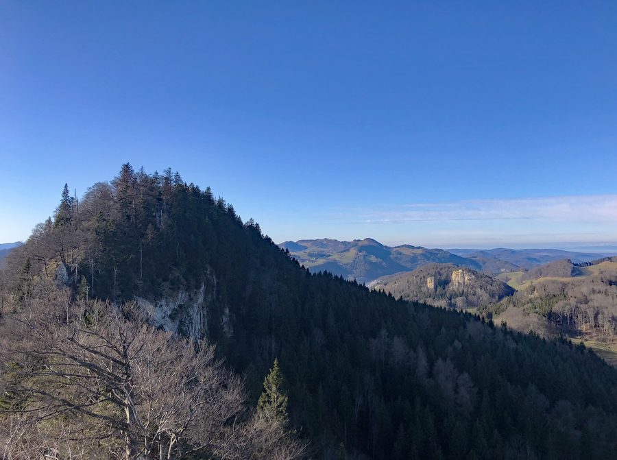 Blick auf den Ruchen und die Juraberge im Kanton Basel-Landschaft
