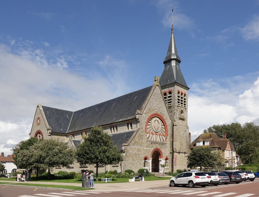 File:Église Sainte-Jeanne-d'Arc (Le Touquet-Paris-Plage).jpg