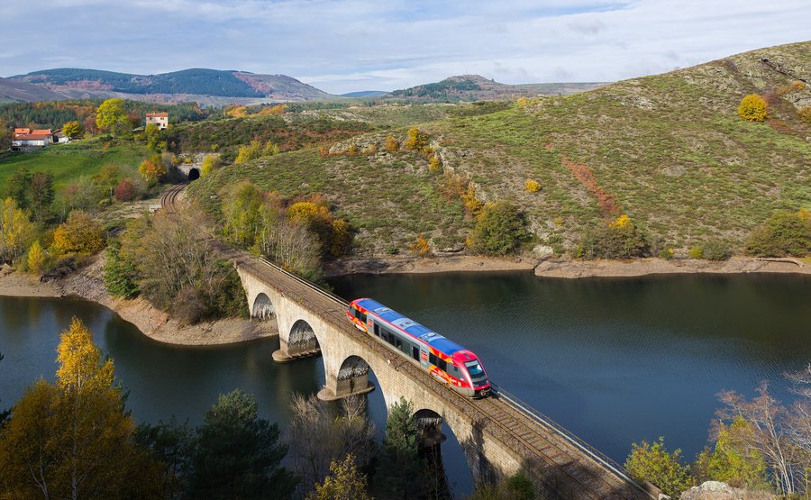 File:SNCF X73500 La Bastide Saint-Laurent - Villefort.jpg