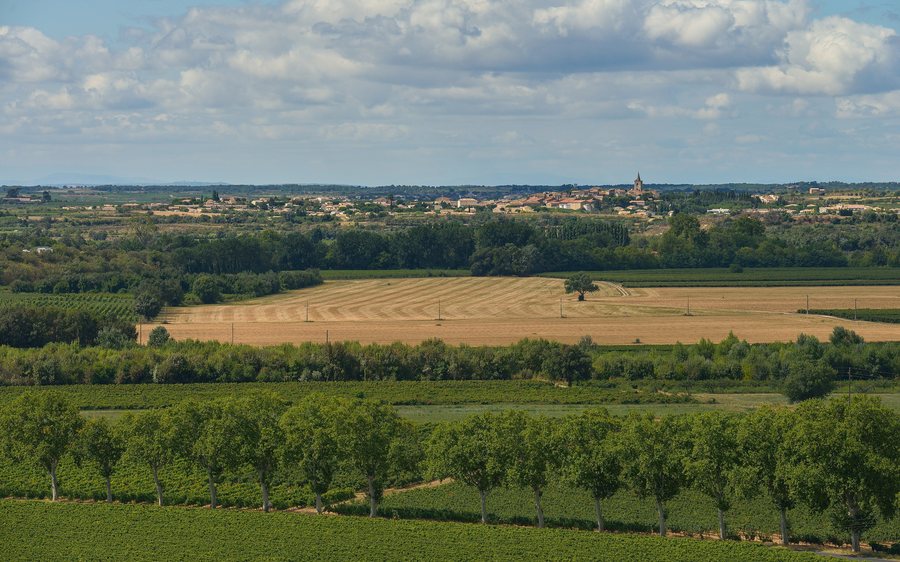 File:Nézignan-l'Évêque, Hérault 01.jpg