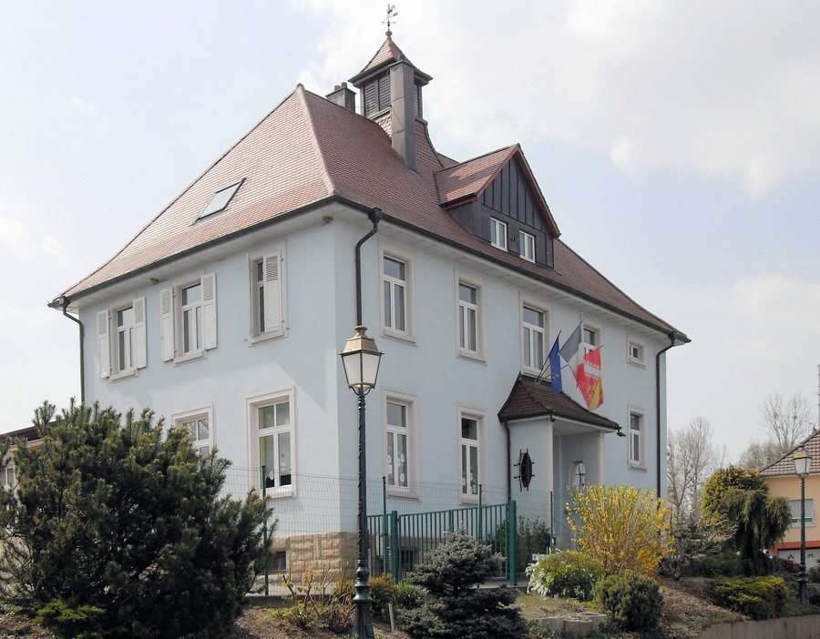 File:Kappelen, Mairie-école.jpg