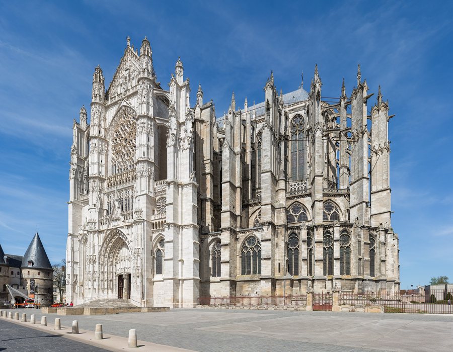 File:Beauvais Cathedral Exterior 1, Picardy, France - Diliff.jpg