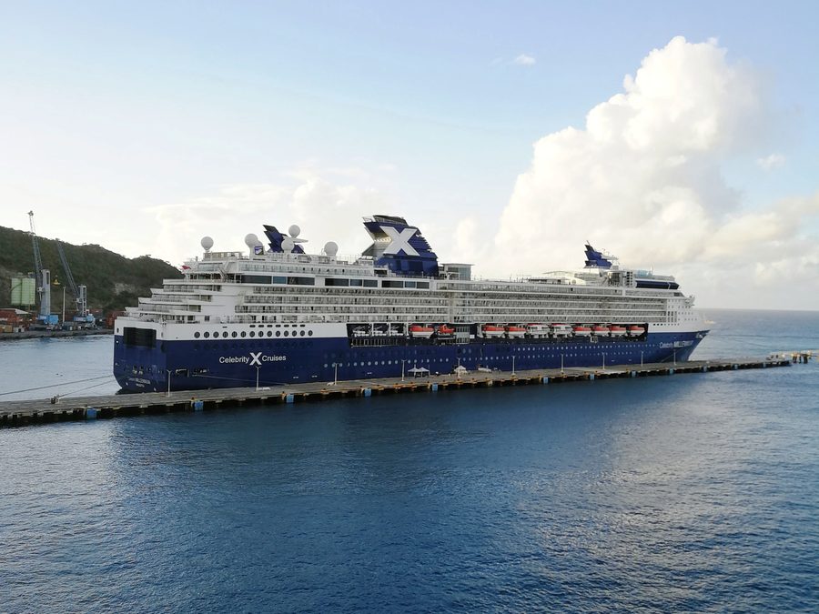 Nave da crociera davanti a Sint Maarten