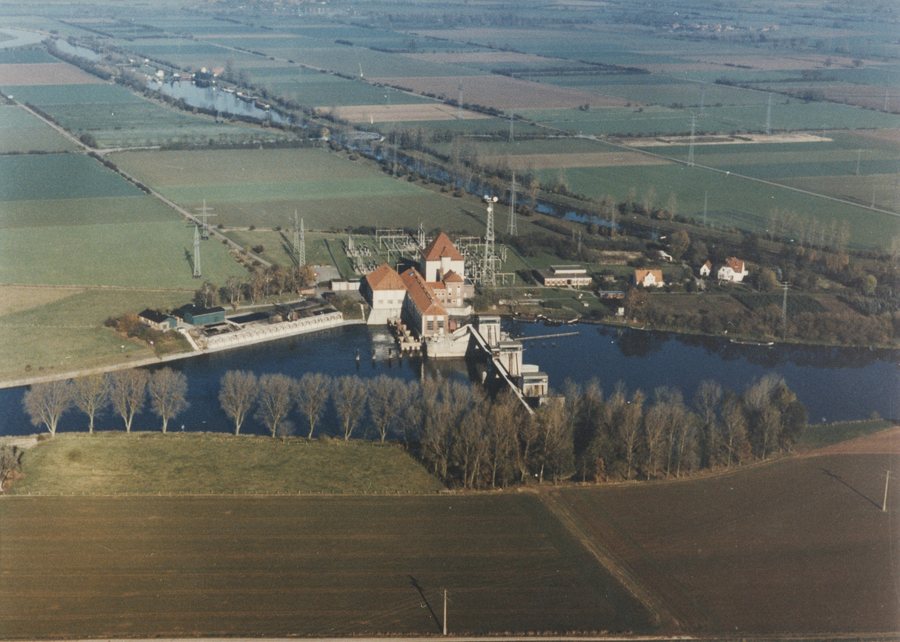 File:Wehr Dörverden-Weser 1986 HB07126.jpg