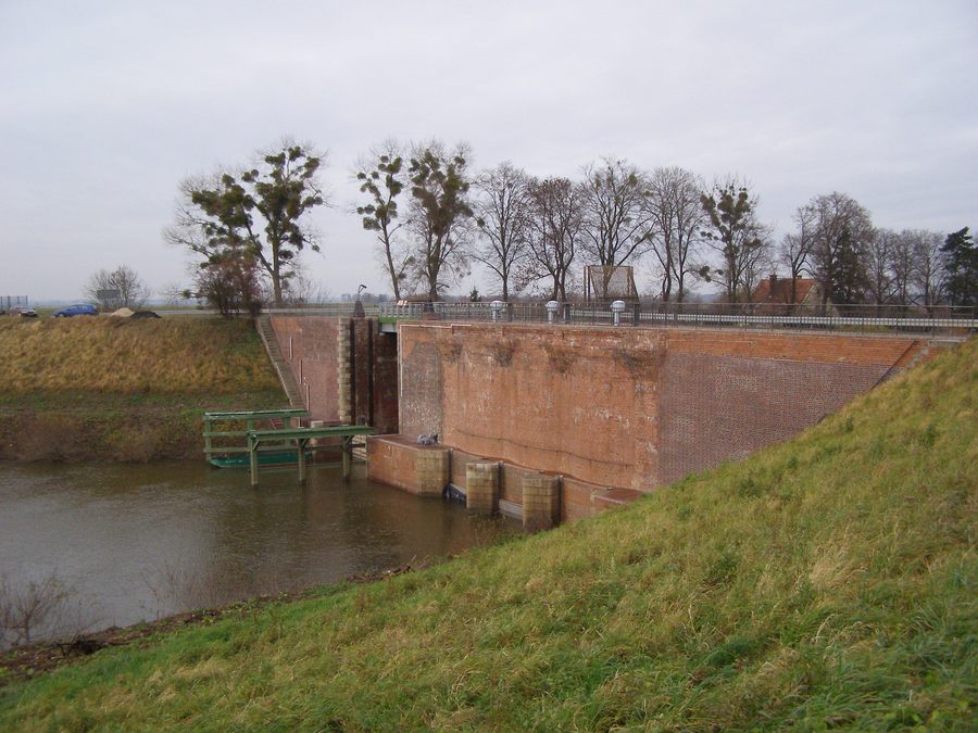 Schleuse Biała Góra am Nogat mit umgebender Landschaft