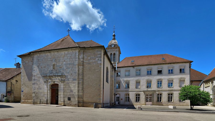File:Quingey, l'église Saint Martin.jpg