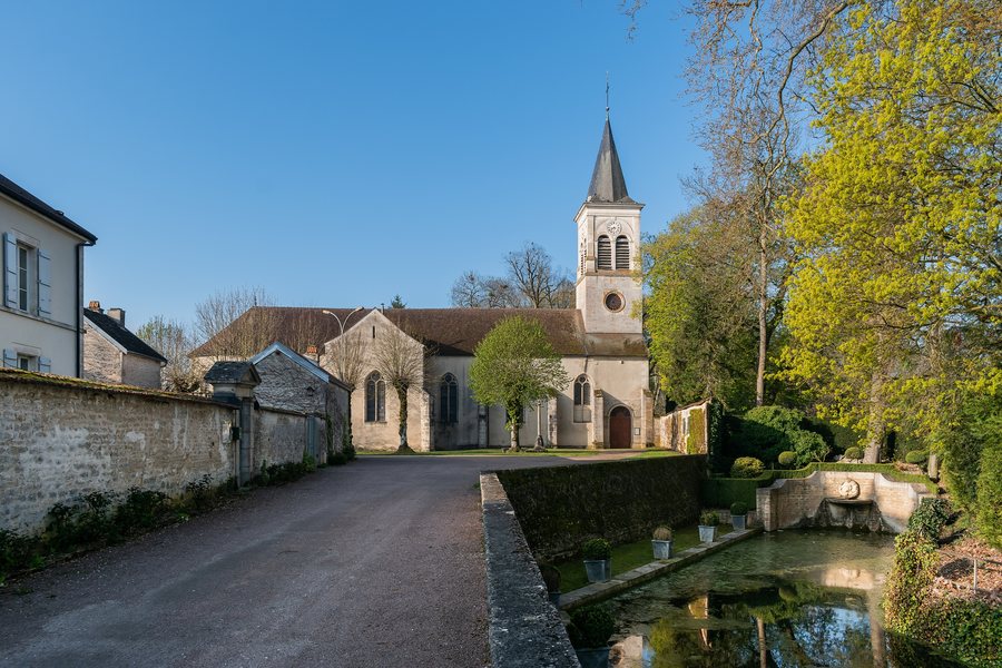 File:Assumption church in Montigny-sur-Aube (2).jpg
