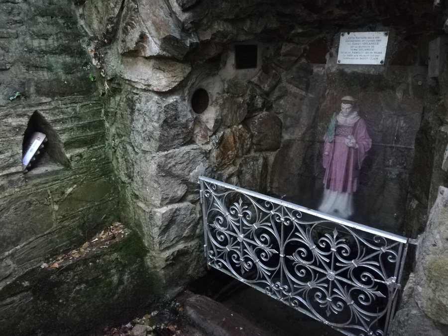 File:Saint-Clair-sur-l'Elle - Fontaine Saint Clair (3).jpg