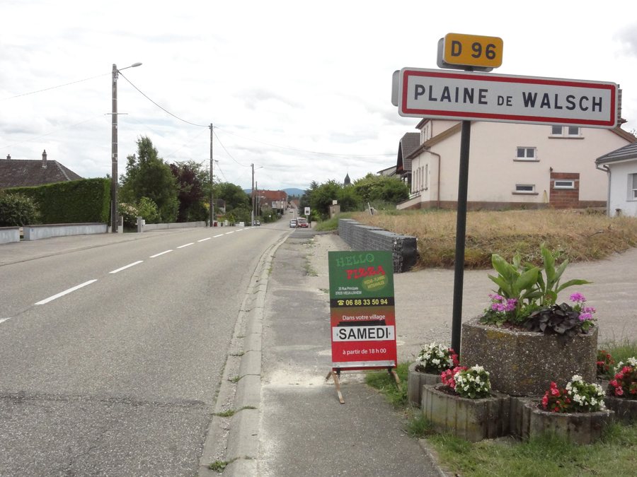 File:Plaine-de-Walsch (Moselle) entrée.jpg
