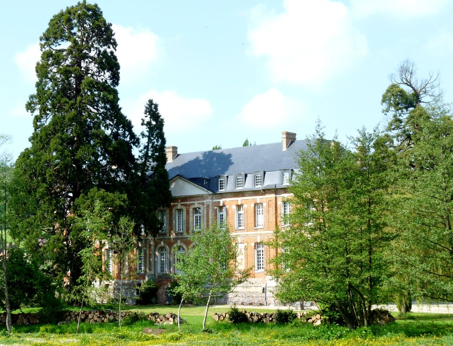File:Saint-Aubin-le-Cauf - La Châtellenie.jpg