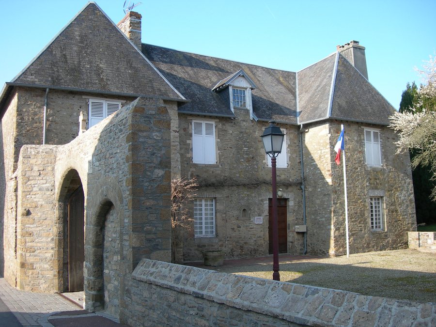File:Remilly-sur-Lozon - Mairie.jpg