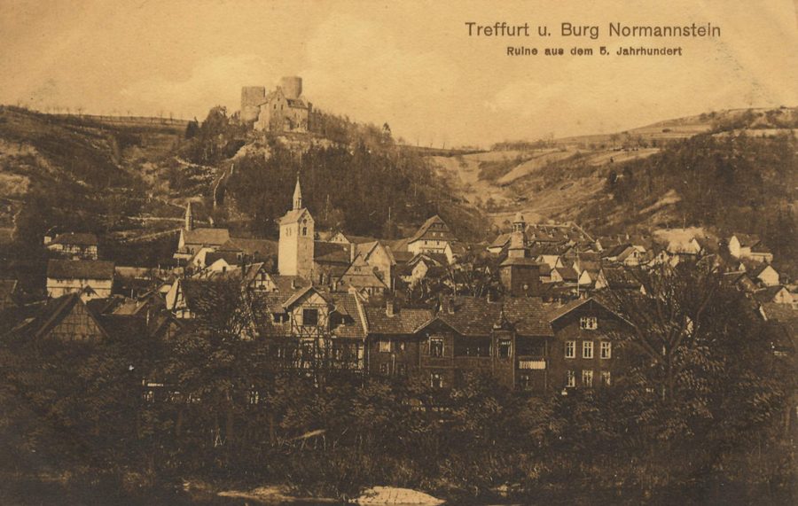 Stadtansicht von Treffurt mit der Burg Normannstein