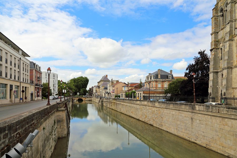 File:Châlons-en-Champagne Le Mau R01.jpg