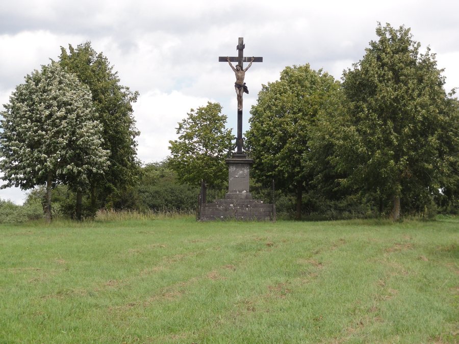 File:Baives (Nord, Fr) calvaire.jpg