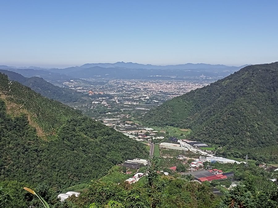 Blick über das Puli-Becken in Taiwan
