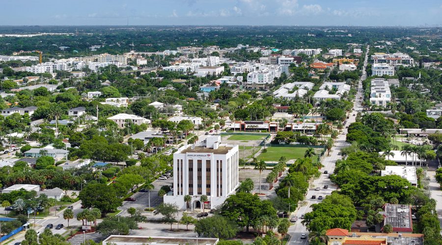 Veduta aerea del centro di Delray Beach con la Federal Highway