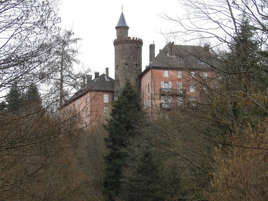File:Chateau Val et Chatillon.jpg