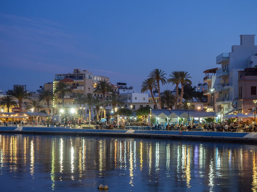 Vista al tramonto del lungomare di Sitia, Creta