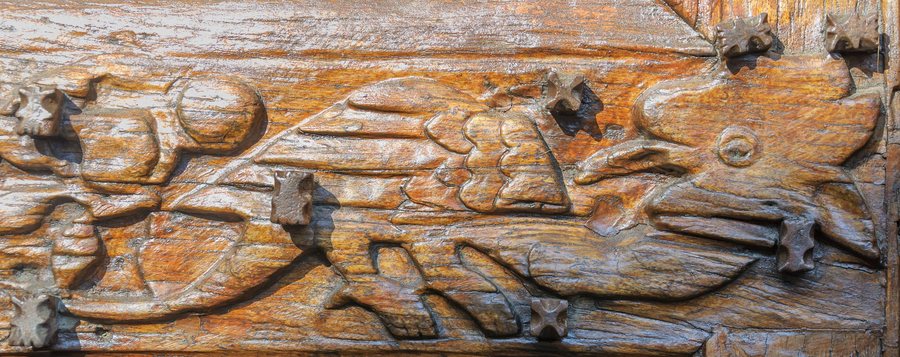 File:Eglise Saint-Germain-de-Calberte detail portail.jpg