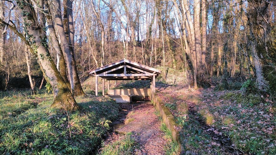 File:Lavoir à Amou - 19 février 2023.jpg