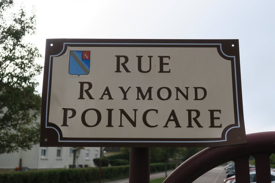 File:Mirecourt - rue Raymond-Poincaré - panneau 1.jpg