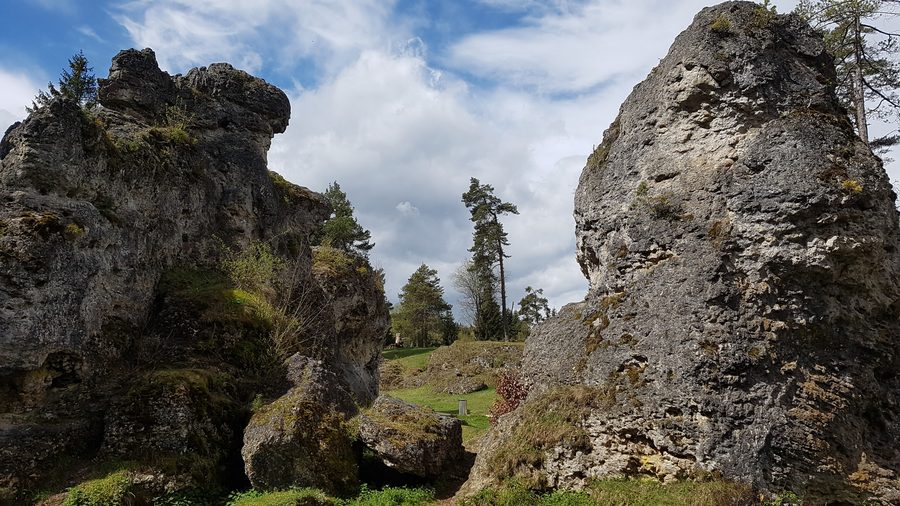 Formazioni calcaree nel mare di rocce del Wental
