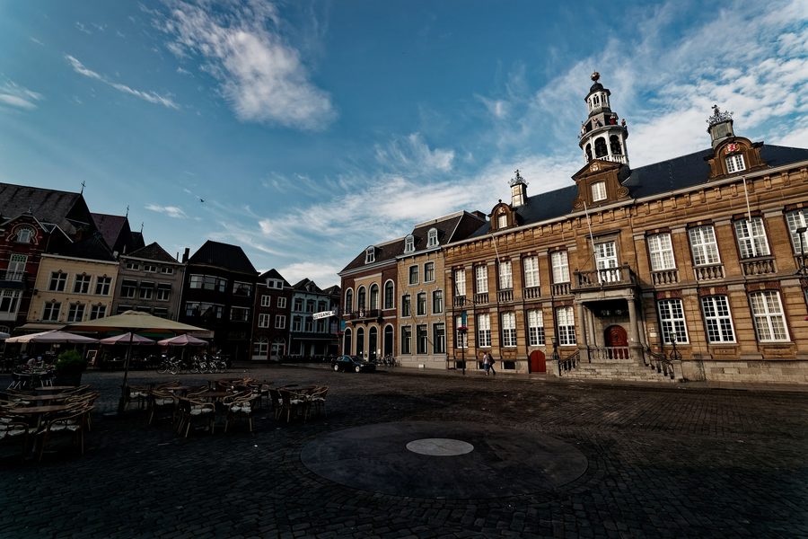 Cattedrale di San Cristoforo e municipio sul Markt a Roermond