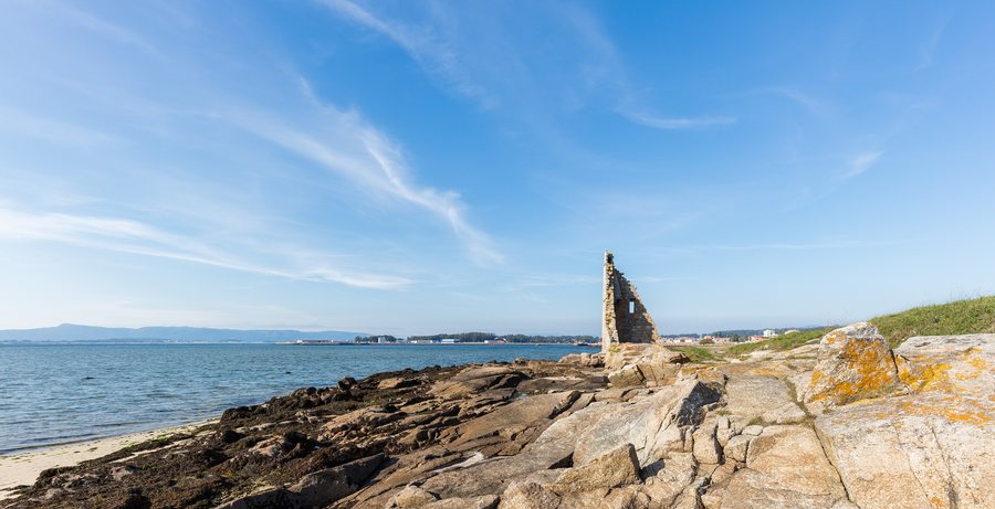 File:Torre de San Saturniño, Cambados, Pontevedra, España, 2015-09-23, DD 29.jpg